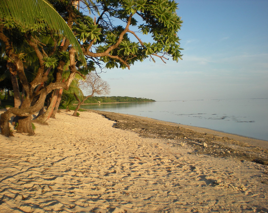 Indoor thermal hydrotherapy pool and wellness center